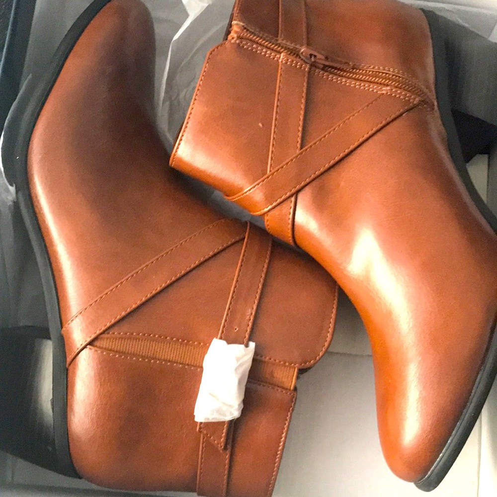 Fallon Cognac ankle boots size 10